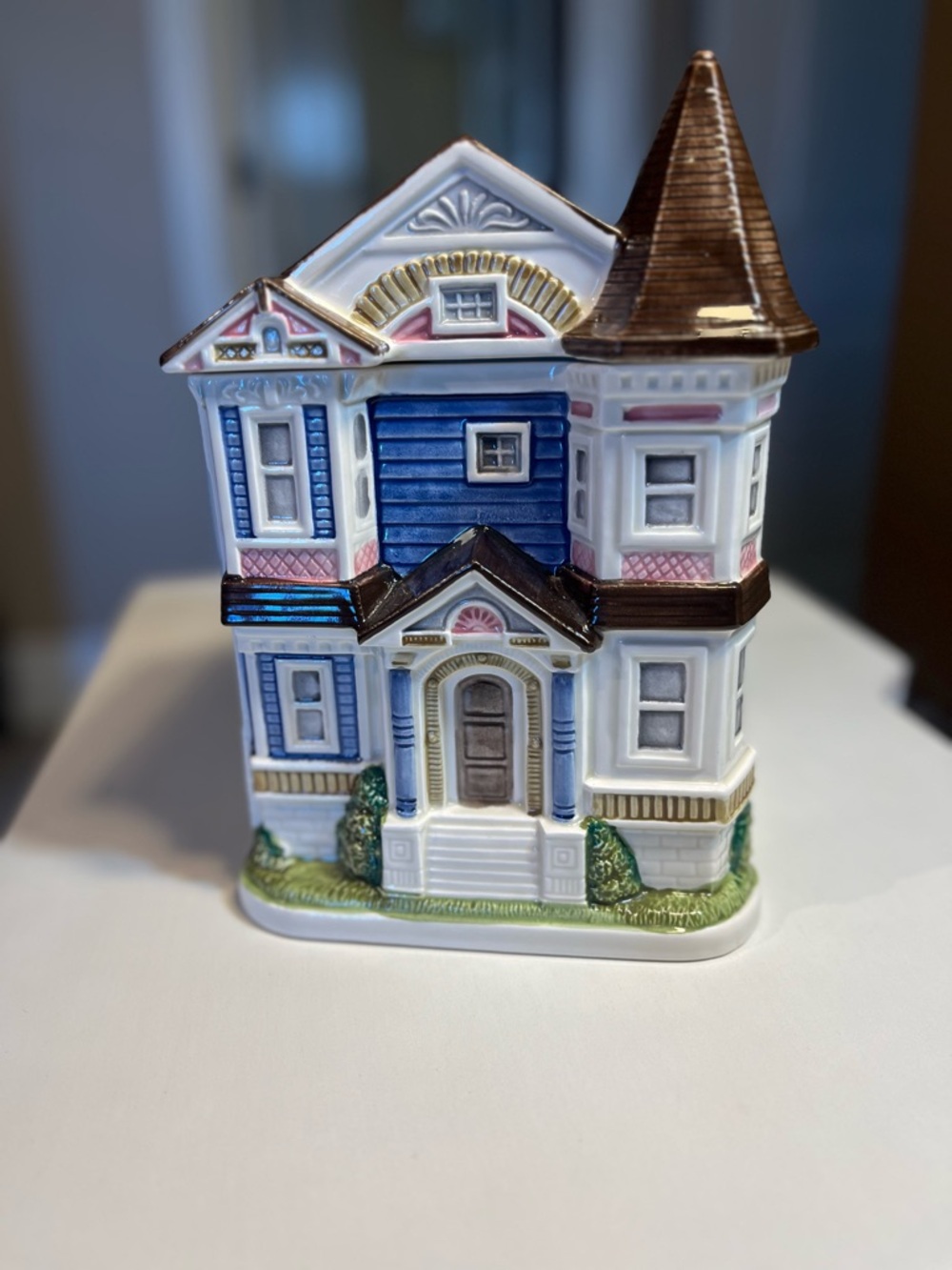 Vintage Otagiri Victorian House Hand Painted cookie Jar